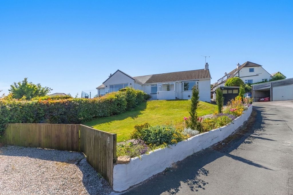 Property photo 1 of 18