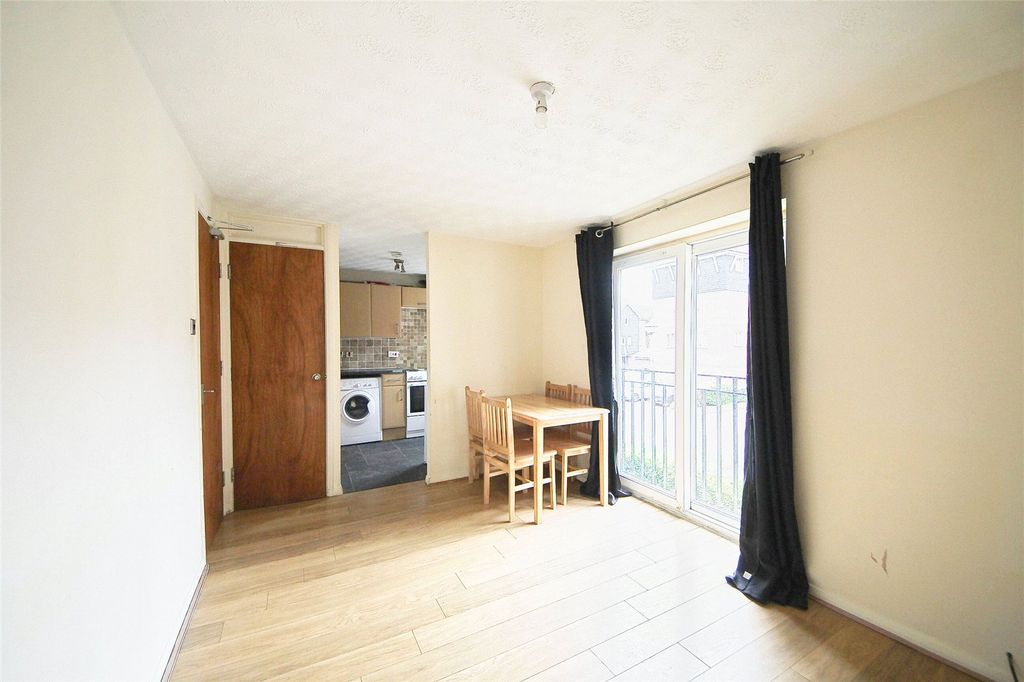 Property photo 2 of 10 Picture No. 20