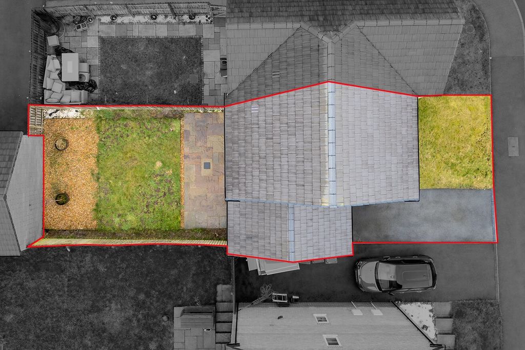 Property photo 3 of 12 47611010