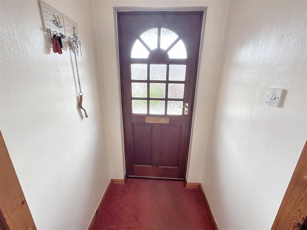 Property photo 3 of 19 Porch
