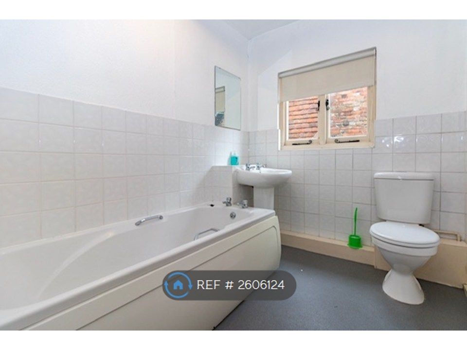 Property photo 1 of 3 Bathroom