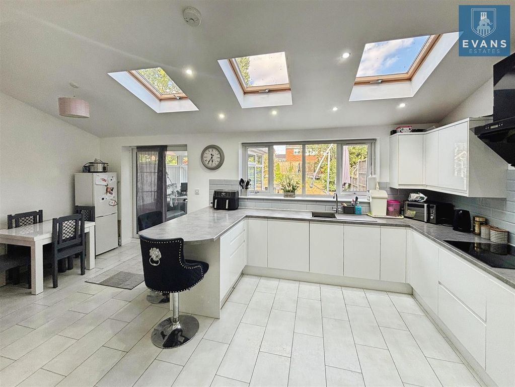 Property photo 2 of 22 Kitchen Diner