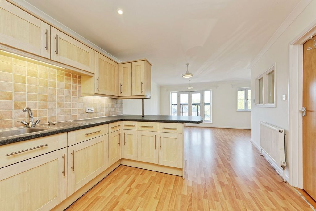 Property photo 3 of 20