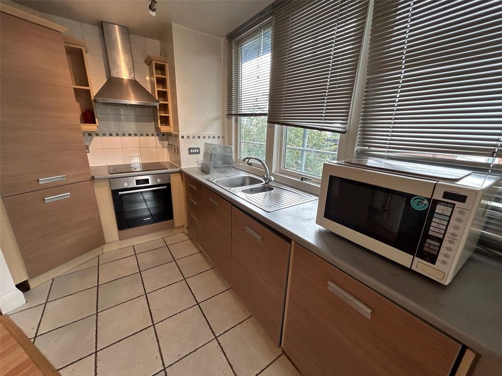 Property photo 2 of 7 Kitchen