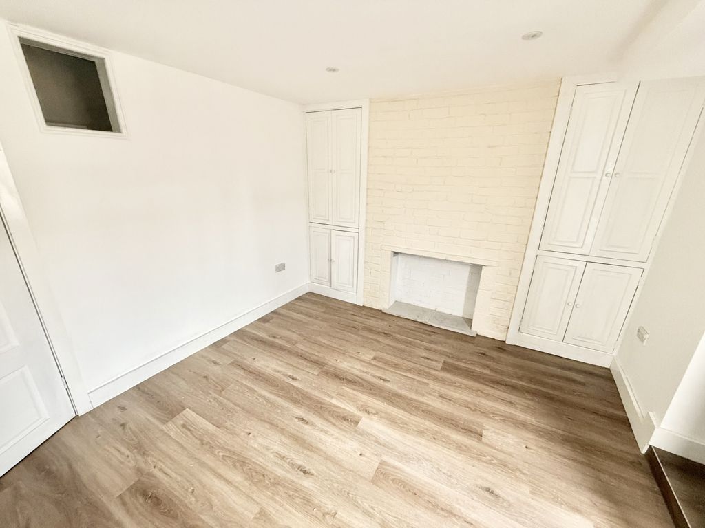 Property photo 3 of 8 Img_0165-1