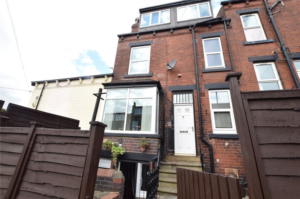 Property photo 1 of 18 Picture No. 04