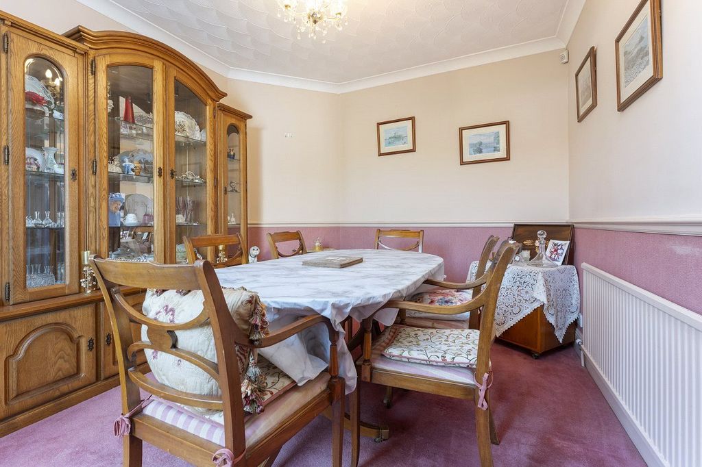 Property photo 3 of 16 Picture No. 12