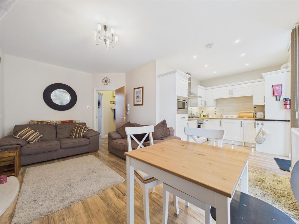 Property photo 2 of 10 K/D/L