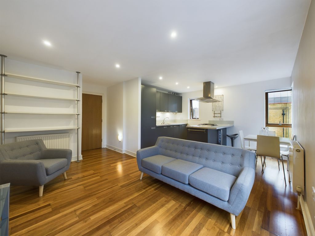 Property photo 2 of 11