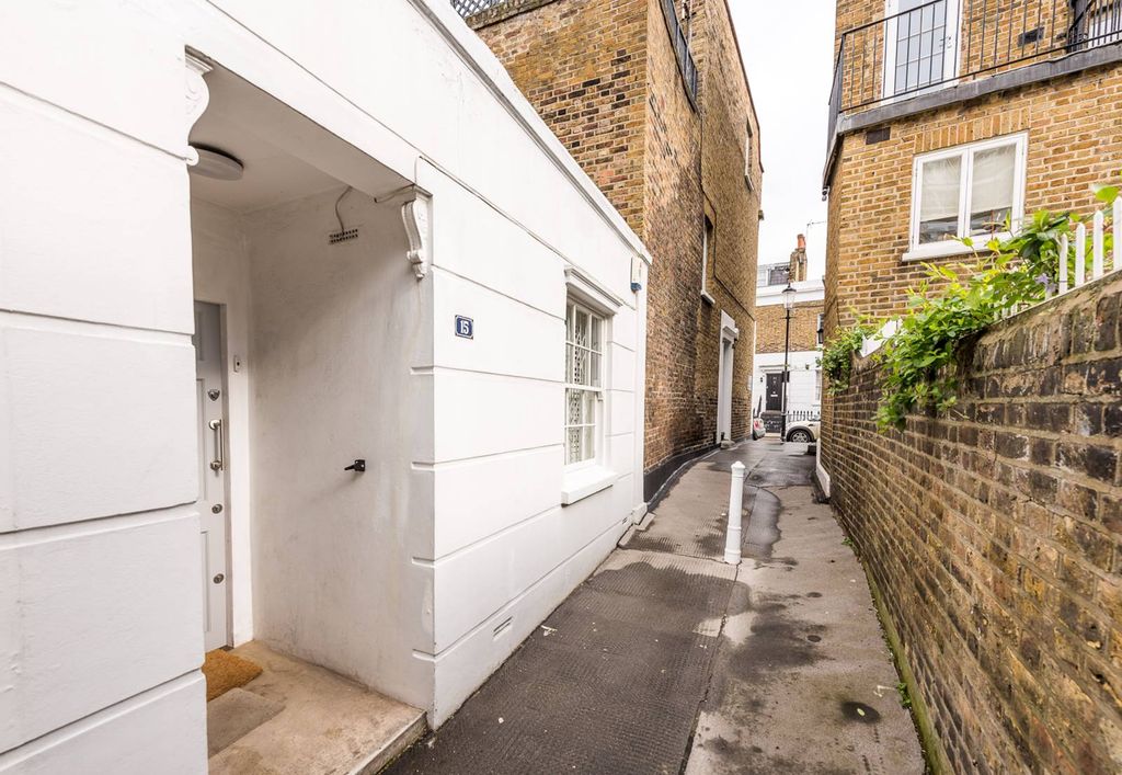 Property photo 3 of 12