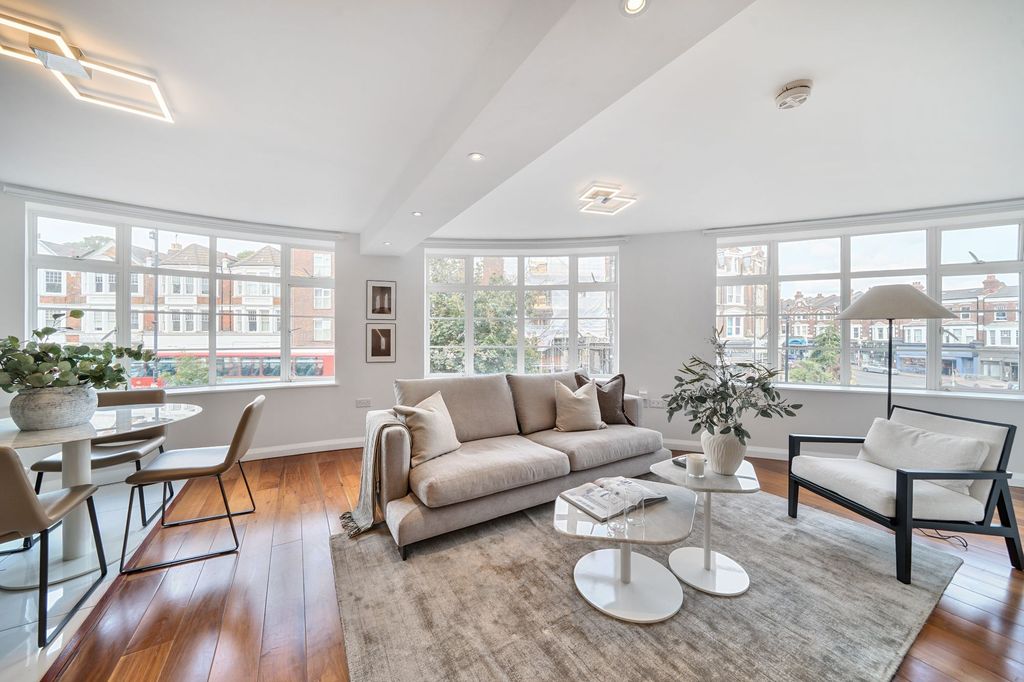 Property photo 3 of 12 Flat 133 Coles House, 107 -143 Muswell Hill, London, N10 3Hs
