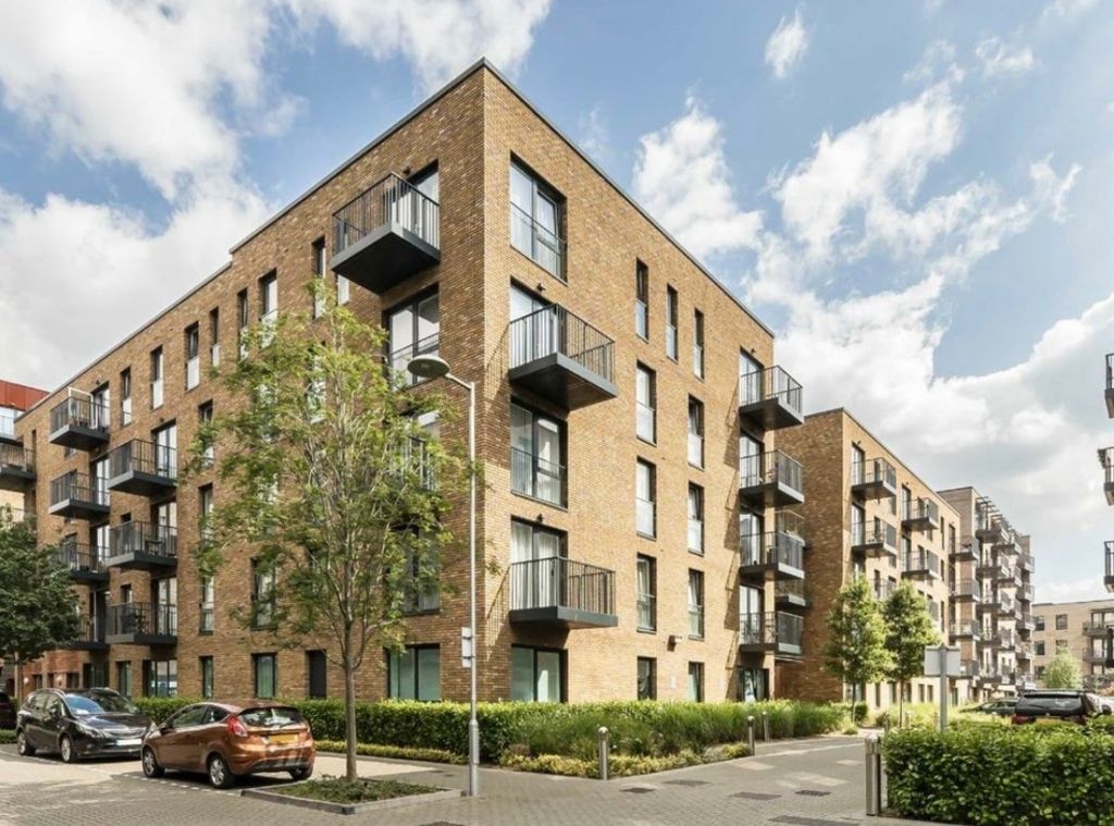 Property photo 1 of 2