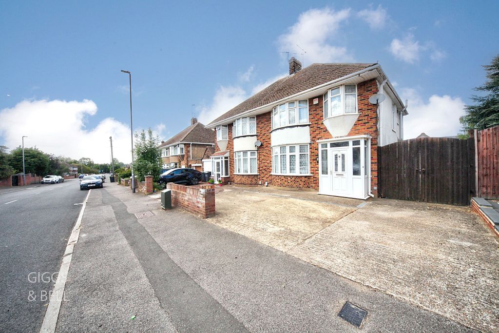 Property photo 1 of 18 5086070