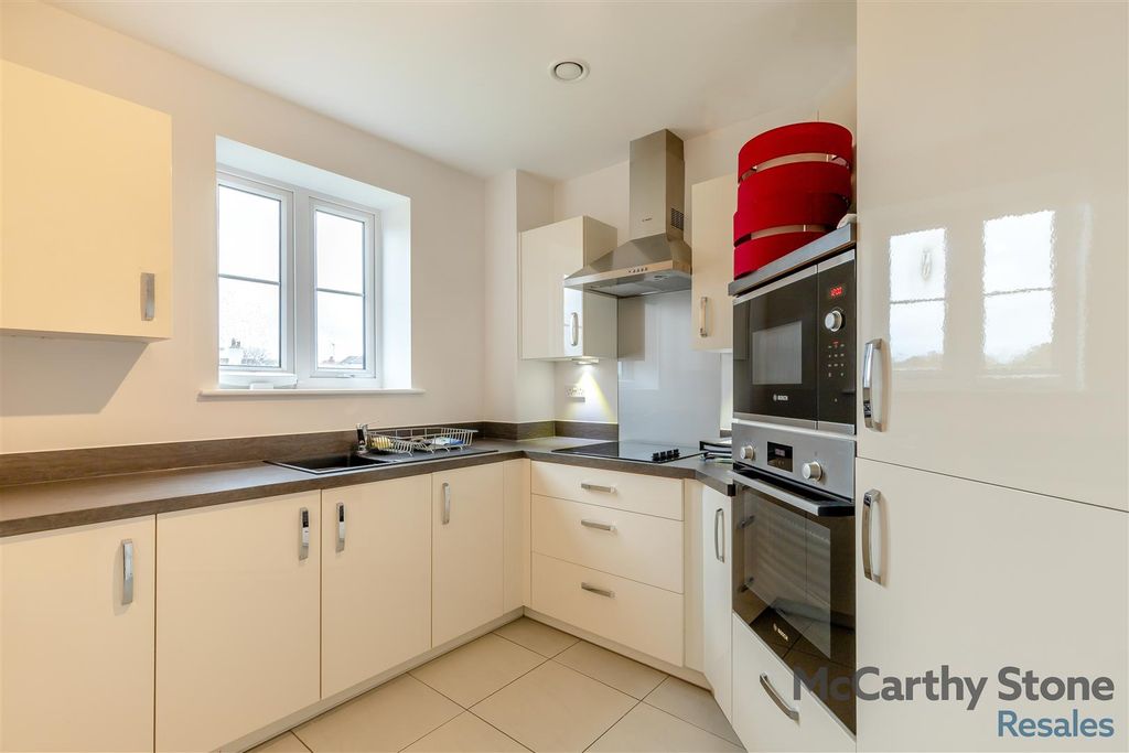 Property photo 1 of 27 8669243-Interior07.Jpg