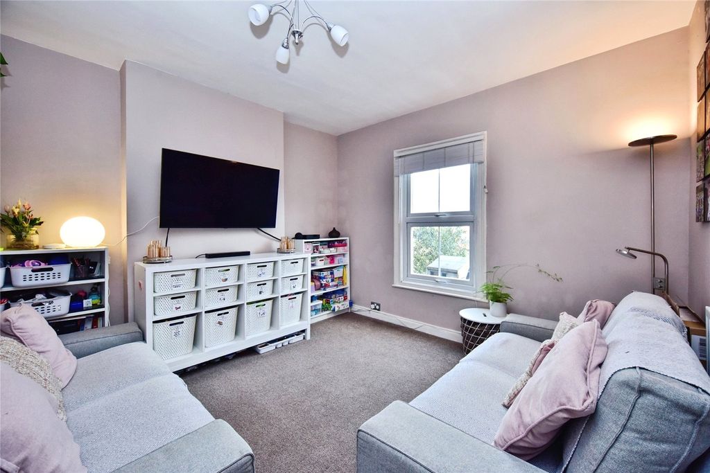 Property photo 2 of 14 Lounge