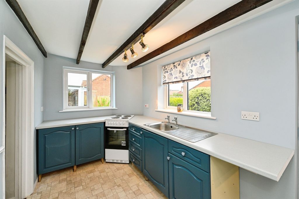 Property photo 2 of 20