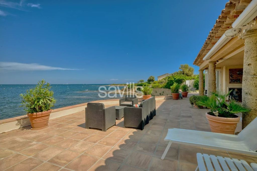 Property photo 1 of 13 Waterfront Villa In Sainte-Maxime