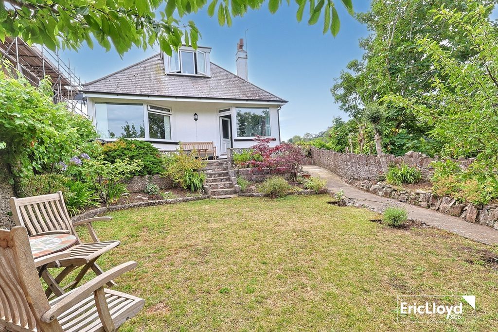 Property photo 1 of 22 Photo 5