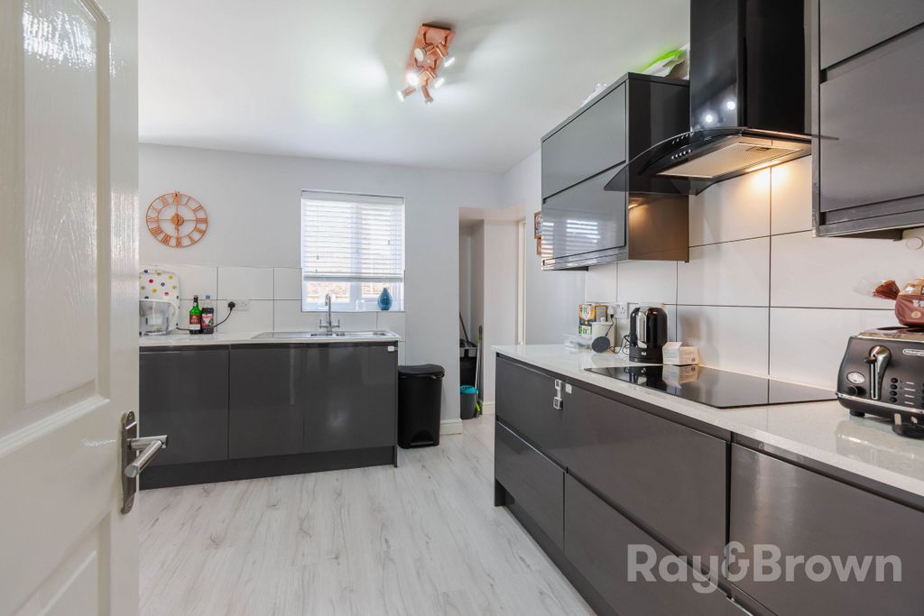 Property photo 3 of 45