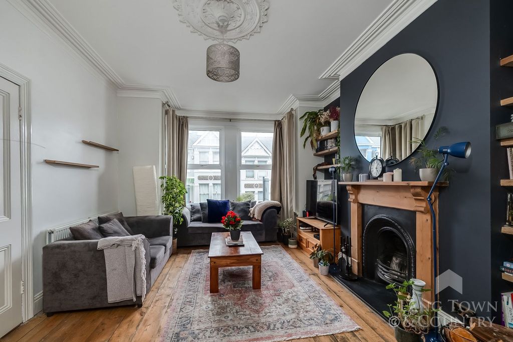 Property photo 2 of 14