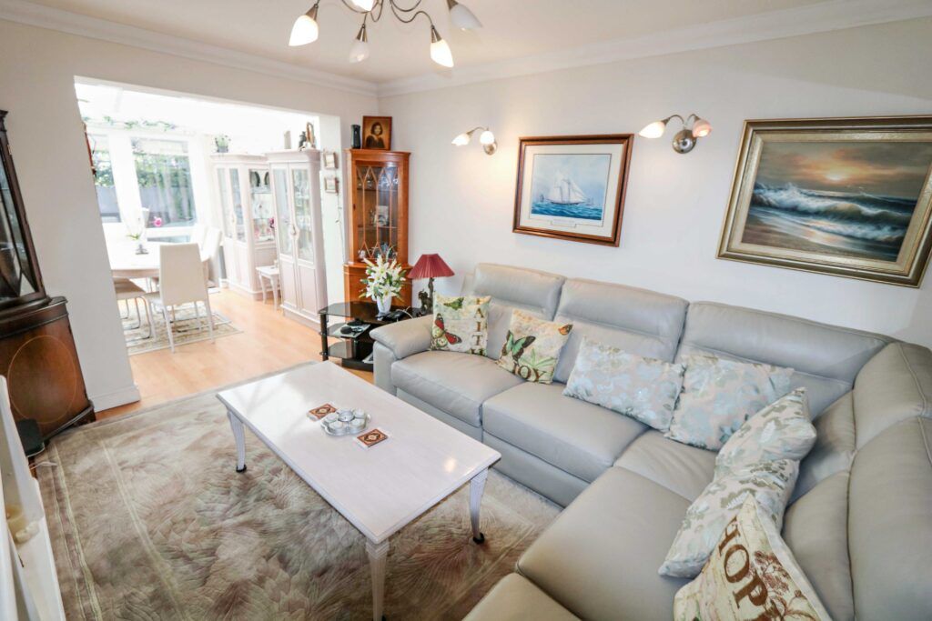 Property photo 3 of 19