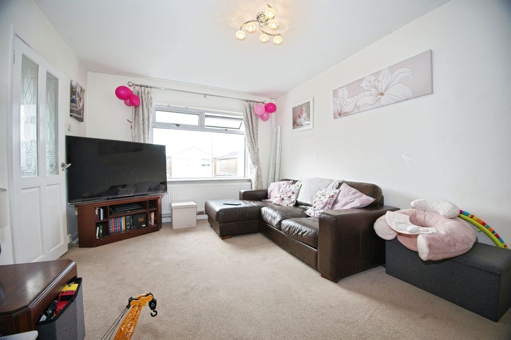 Property photo 3 of 11