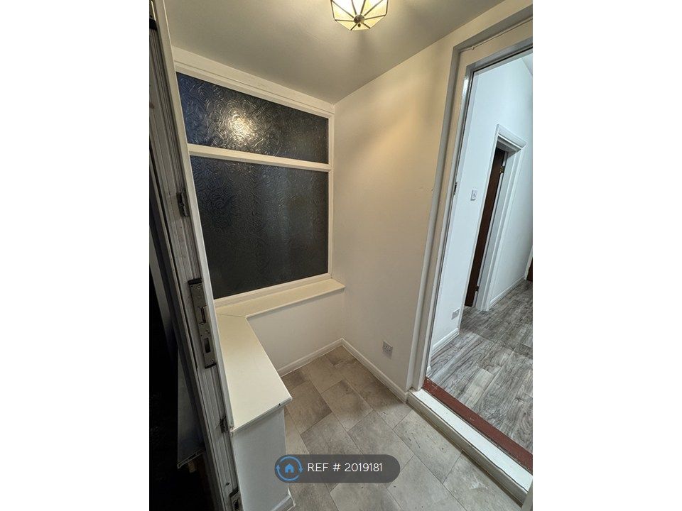 Property photo 3 of 19 Porch