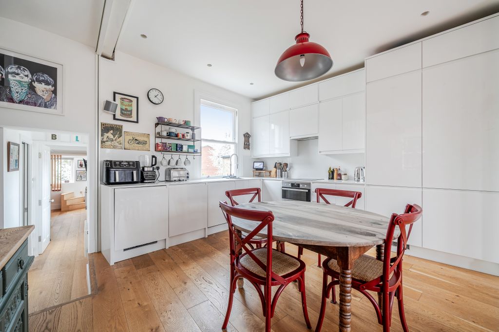 Property photo 3 of 19