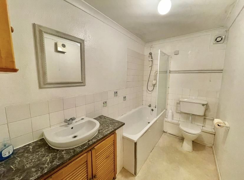 Property photo 3 of 5 Bathroom
