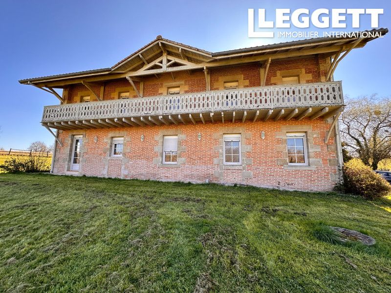 Property photo 2 of 10