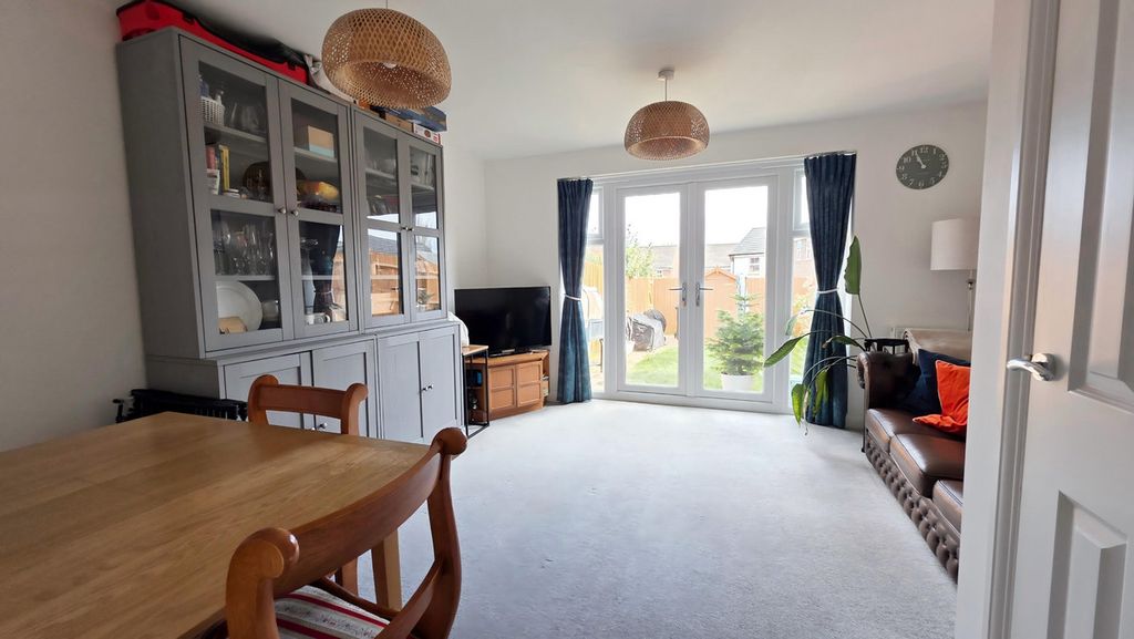 Property photo 3 of 21