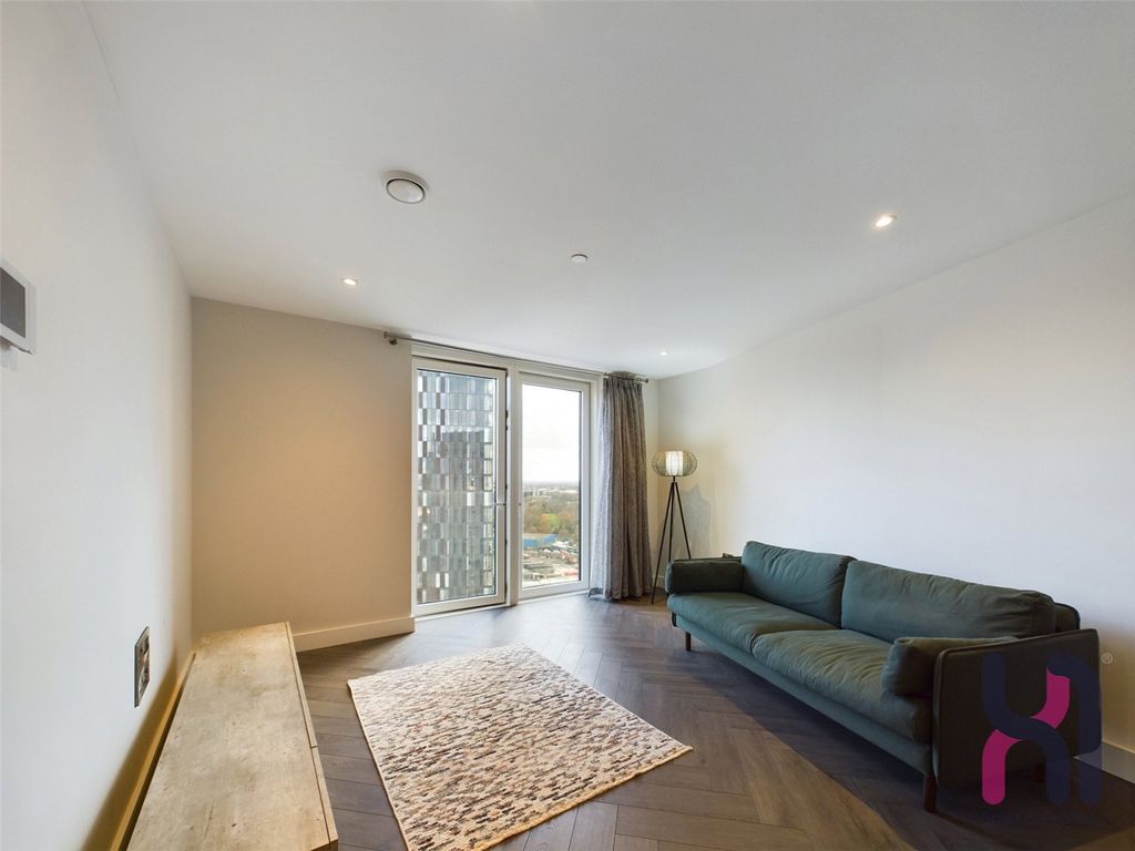 Property photo 3 of 21 Picture No. 32