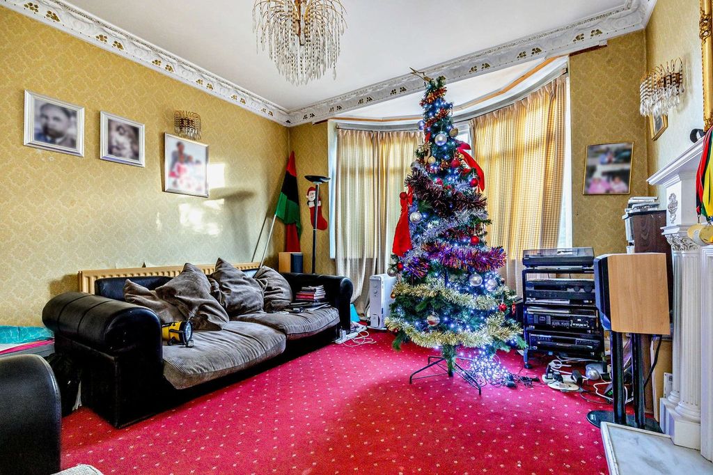 Property photo 3 of 24