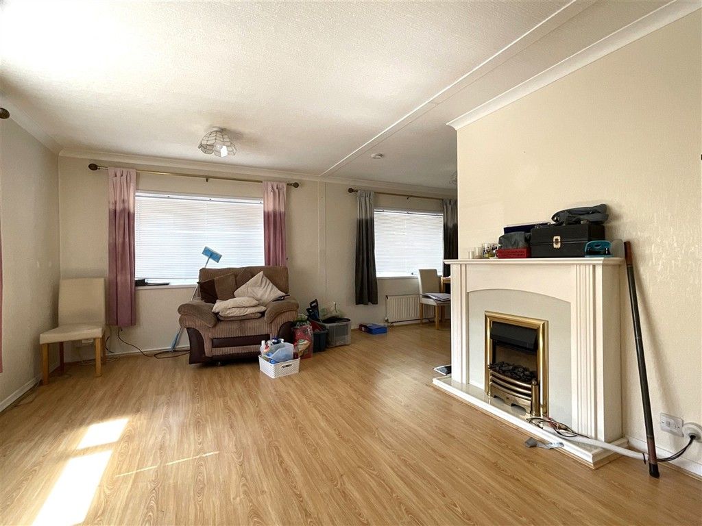 Property photo 2 of 13 Lounge