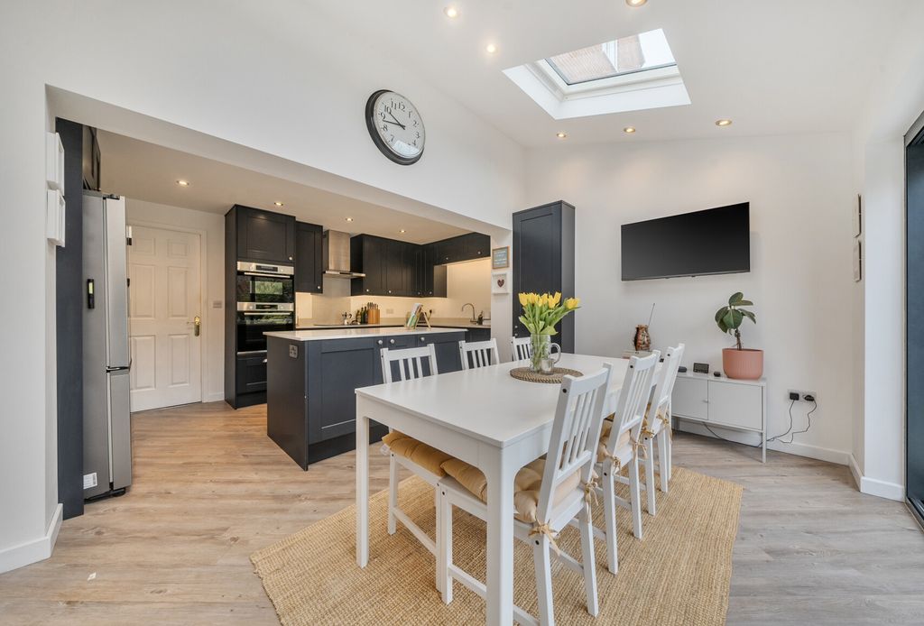 Property photo 2 of 12 1434343-8-69Cce79...