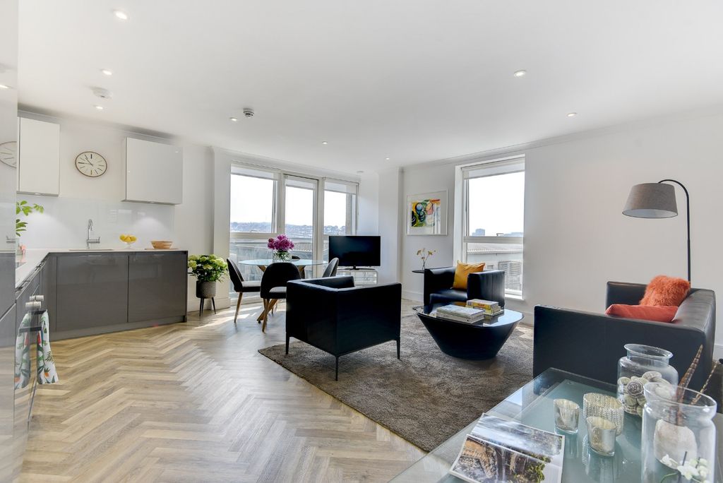 Property photo 3 of 17 5004992