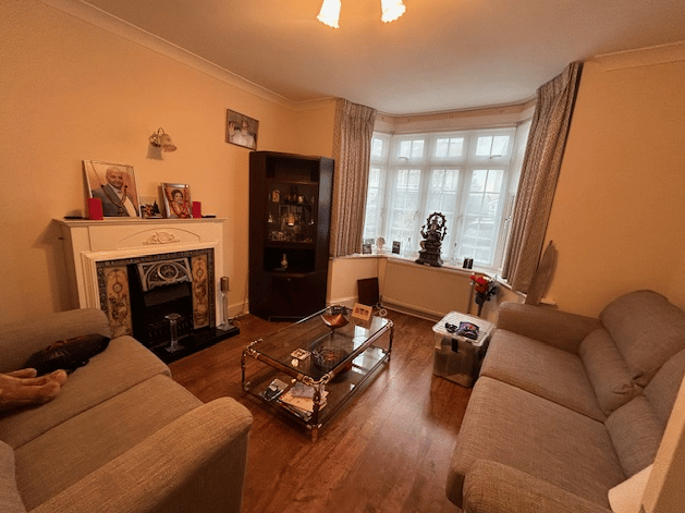 Property photo 2 of 17