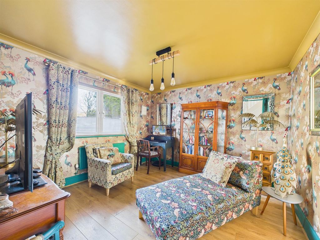 Property photo 3 of 37 Cam02295G0-Pr0346-Still007.Jpg