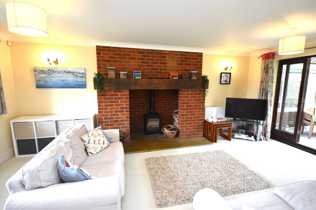 Property photo 3 of 18