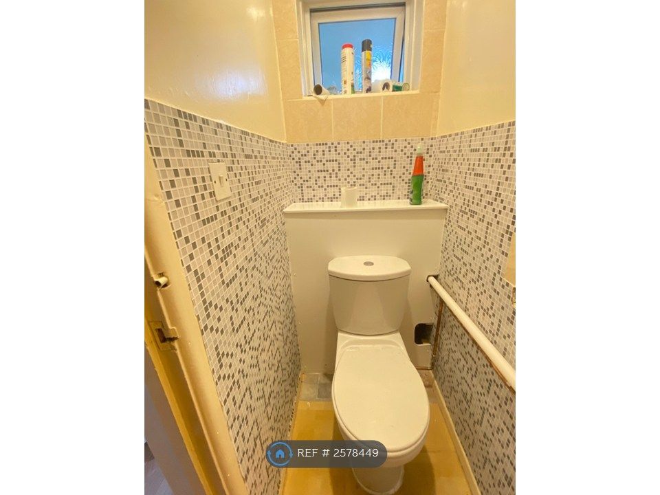 Property photo 3 of 35