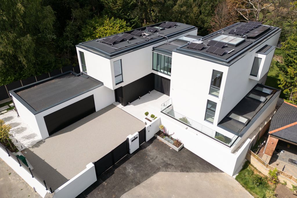 Additional image 13 of 7 bed property for saleWoodlands, Coombe Hill Road, Kingston Upon Thames, South West London KT2, United Kingdom