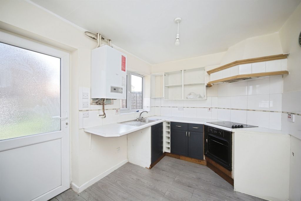 Property photo 2 of 11