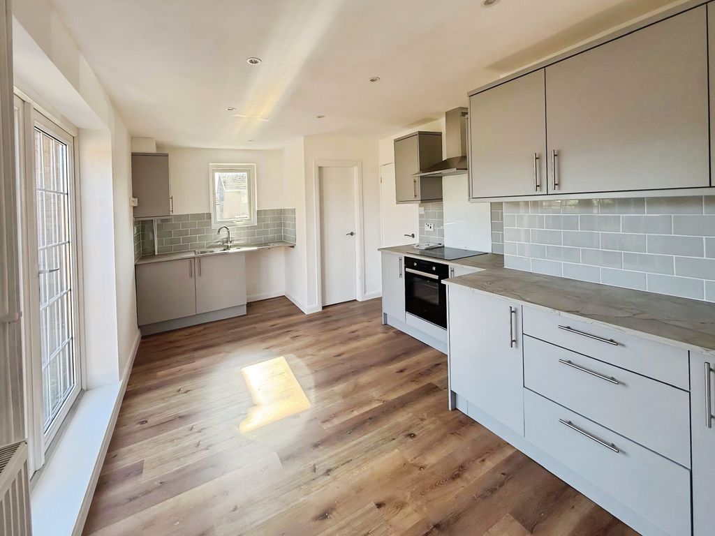 Property photo 2 of 19 0B14Db32-Whatsapp 20Image 202026-03-18 20At 2012.0