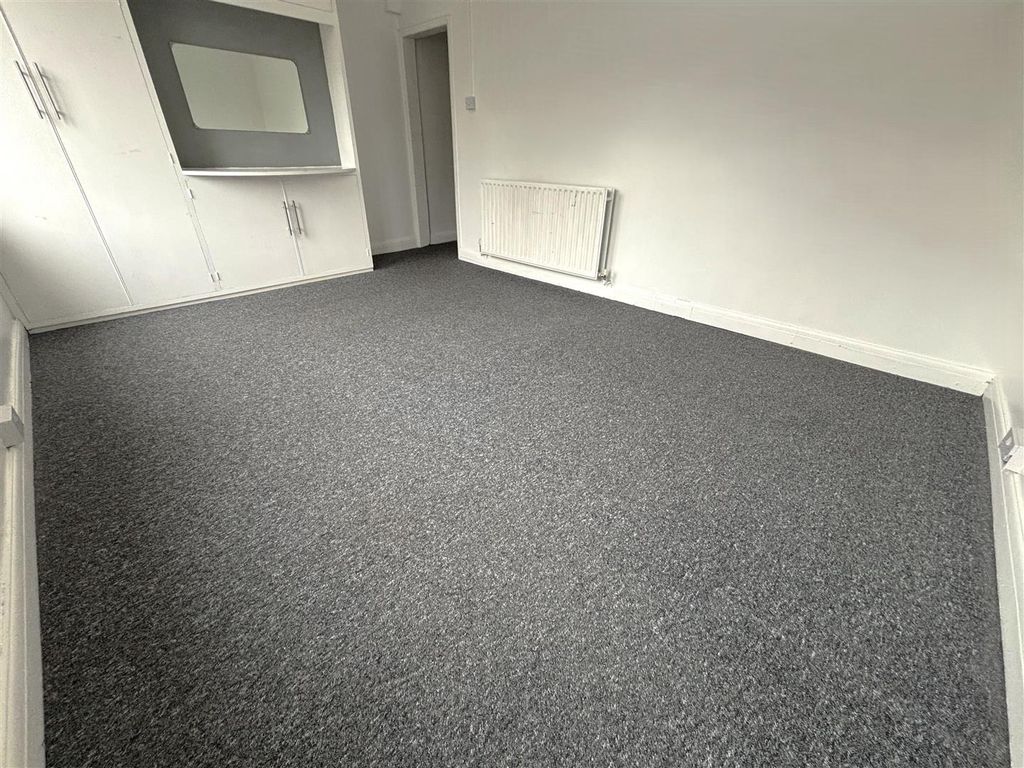 Property photo 2 of 8 Bedroom 1.Jpeg