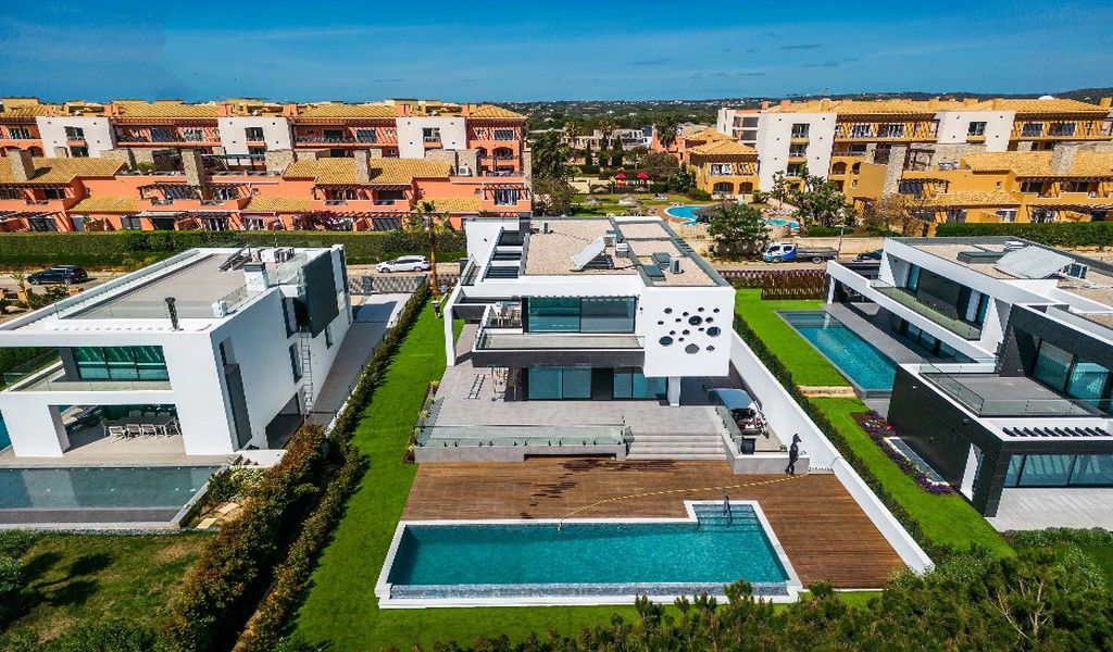 Property photo 3 of 18