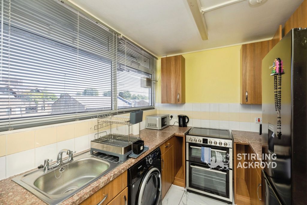 Property photo 2 of 15 Kitchen