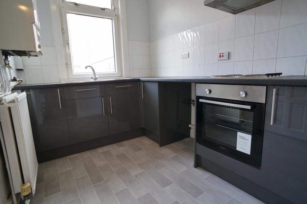 Property photo 3 of 9 Kitchen