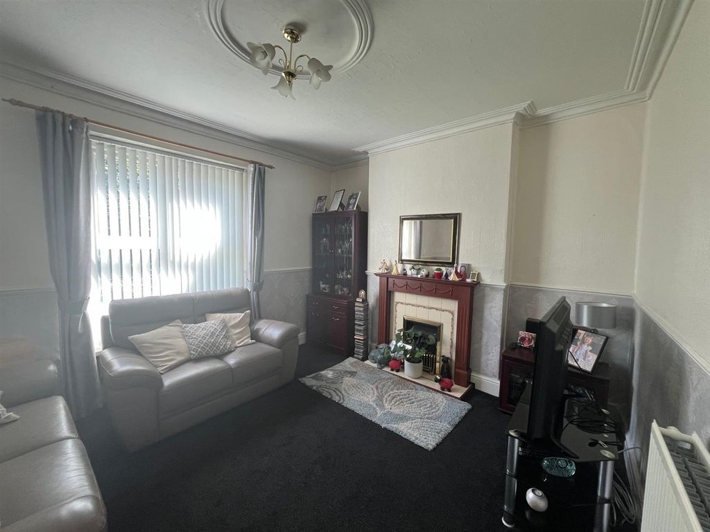 Property photo 2 of 13 Thumbnail_Img_4966.Jpg