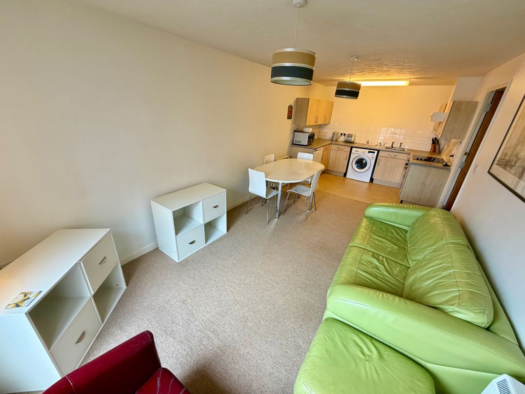 Property photo 3 of 8