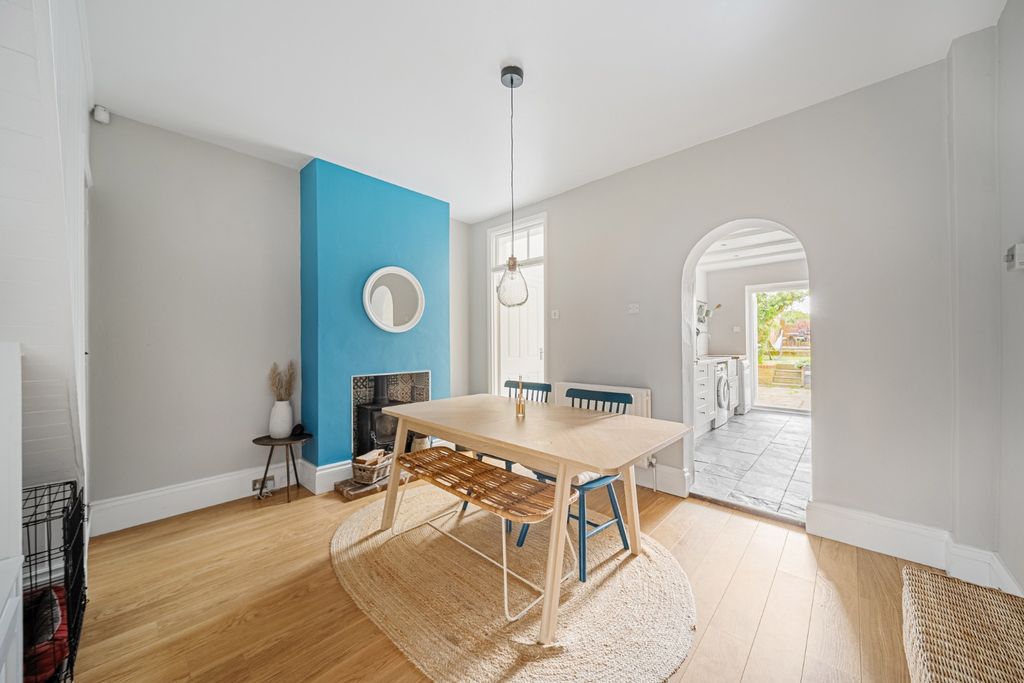 Property photo 2 of 17 3947373